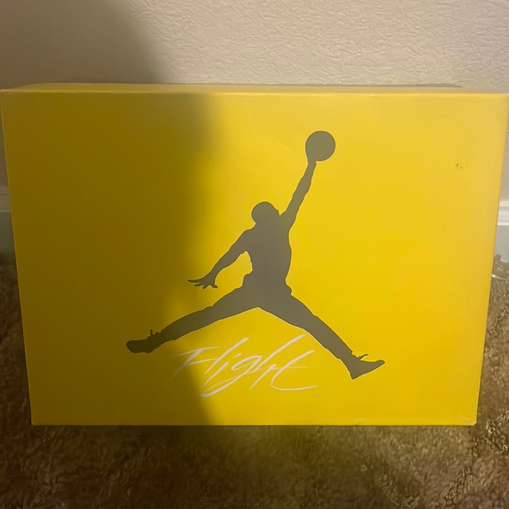 COPY - Jordan 4 lightnings